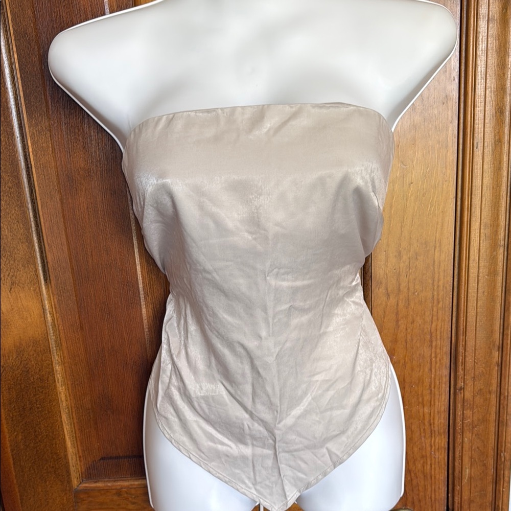 Chic Strapless Beige Top